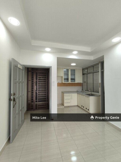 Tampoi Indah Apartment For Sale!!