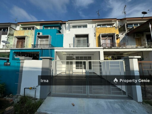 Double Storey Terrace Jalan Scientex 27, Taman Scientex, 81030 Kelapa Sawit, Johor