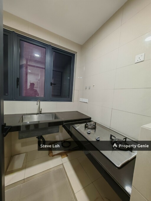 4bedroom Large Unit Next to Velocity Mall & MRT