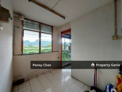Bercham Flat @ Taman Pakatan, Berdekatan Econsave, Unit dgn Berjubin Lantai