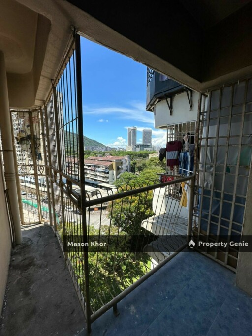 DESA BAIDURI APARTMENT 700sf MIDDLE FLOOR PARTIALLY RENOVATED AYER ITAM