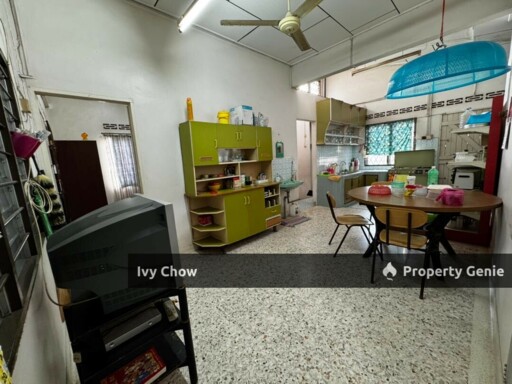 Jalan Muar Single Storey Cornet Lot Sale