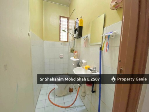 Single Storey Terrace Corner Taman Matang Jaya, Sungai Buloh.