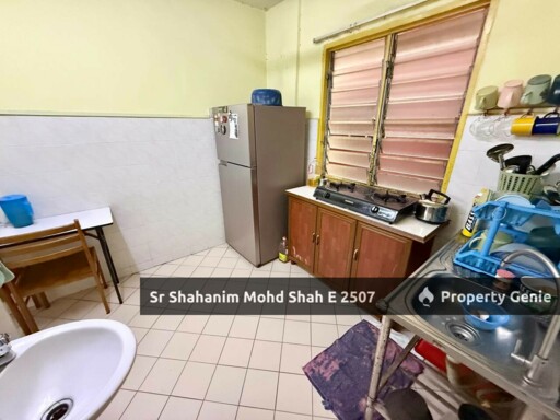 Flat PKNS Block 2 Seksyen 7, 40000 Shah Alam, Selangor