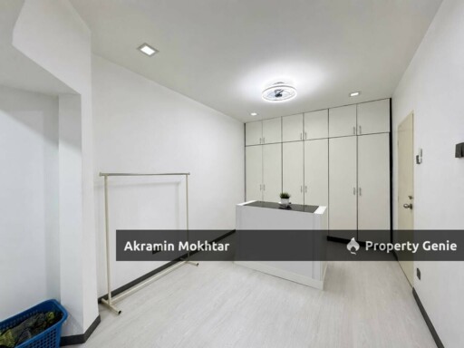 FACING OPEN, CORNER LOT, FULLY FURNISHED & FULLY RENOVATED | Double Storey Jalan Platinum Seksyen 7, Shah Alam