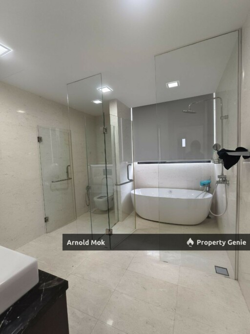 Strait View 18 Condominium for Sale