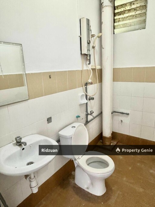 Kipark Apartment 3R2B for Sale