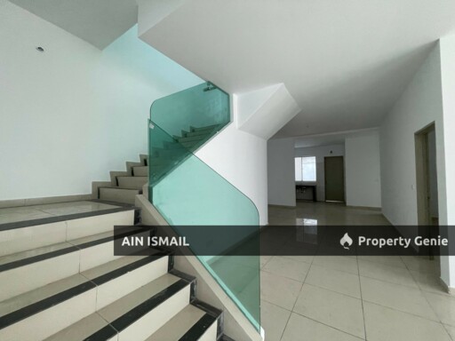 [100K BELOW MARKET] SEMI-D 2STOREY MAHKOTA HEIGHT (P2) KOTASAS, KUANTAN