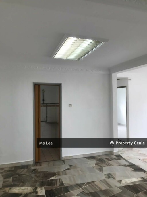End Lot 2 Storey Town House (1St Floor unit)-Taman Sri Sentosa @ Klang-Ready 31/10
