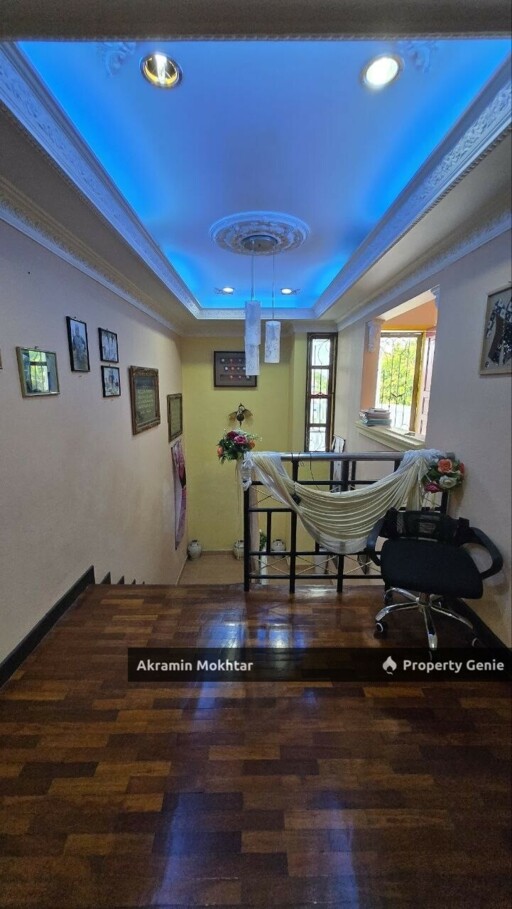 FREEHOLD, CORNER LOT & FULLY RENOVATED | BUNGALOW DOUBLE STOREY TAMAN PAROI JAYA SEREMBAN