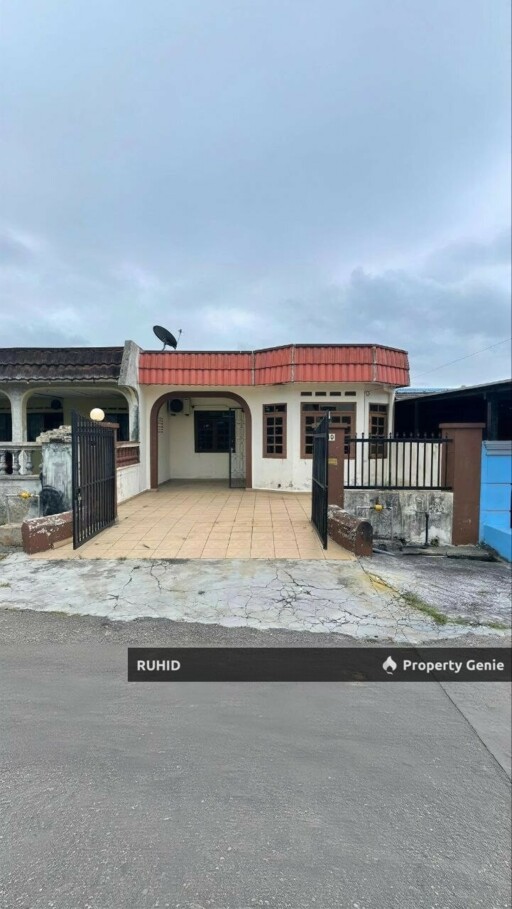 House For Sale Taman Dahlia Tampoi | 3R2B | Renovated