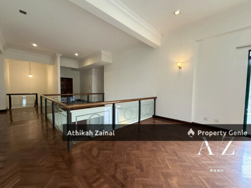 Sri Kenny, Bukit Tunku