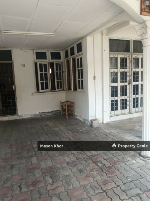 TAMAN NIRWANA 2-STOREY TERRACE 1098sf PARTIALLY RENO ALMA