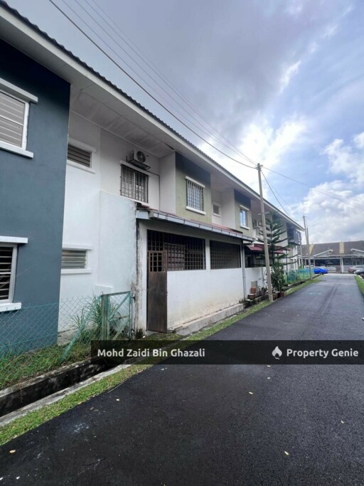 4-Bedroom Home in Bandar Baru Enstek, Negeri Sembilan