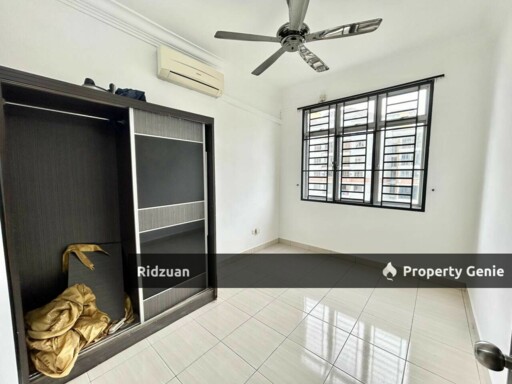Kipark Apartment 3R2B for Sale