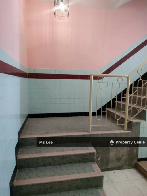 Room 203 RM 650 @ 2 Storey Shop Hotel,Chow Kit -near LRT/HKL/IJN -Ready 3/8