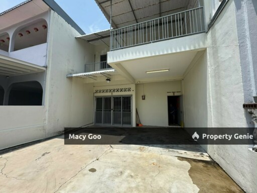2 Storey Terrace Kampung Enam