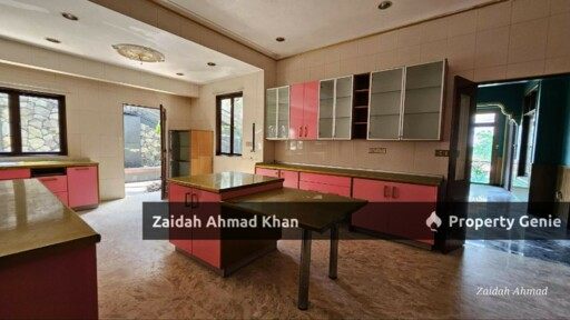 3 Storey Bungalow Ttdi Hill With Swimming Pool And Waterfall Features