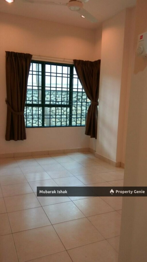 Changkat View Condominium Dutamas KL | Ground Floor Convenience + 4 Covered Carparks + Unbeatable Location near Publika — All Under RM450K!