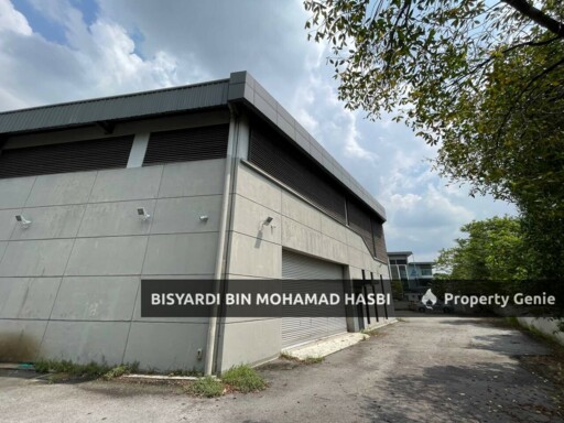 CORNER LOT 3 STOREY SEMI DETACHED FACTORY WAREHOUSE, BUKIT JELUTONG INDUSTRIAL PARK, SEKSYEN U8 SHAH ALAM.