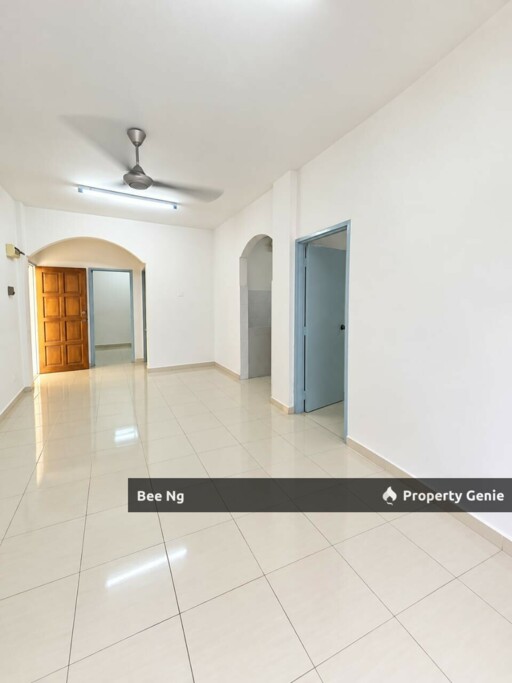 Tampoi Utama / Ground Floor Flat / Fully Renovated / Full Loan