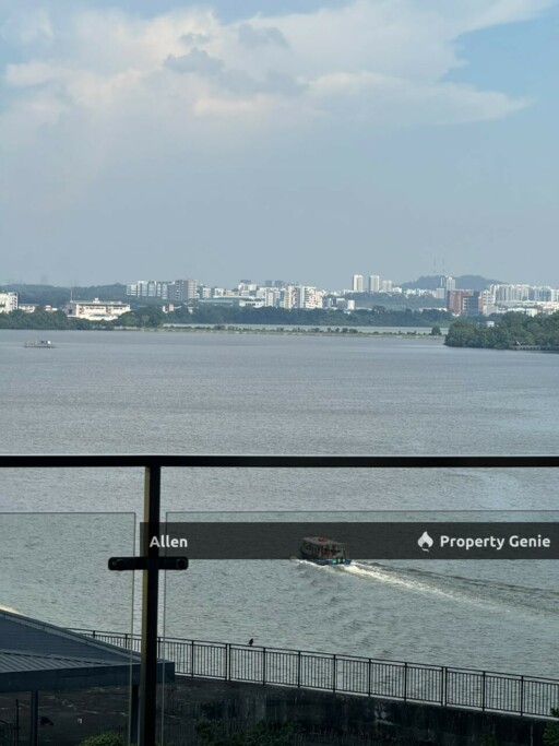 Kings Bay @ Country Garden Danga Bay Comfortable and Spacious Home with a Beautiful Sea View in Johor Bahru
