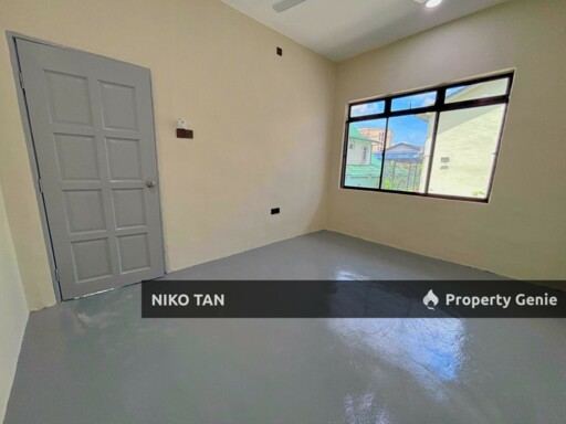 Jalan Cermat Double Storey Semi D Taman Pelangi For Sale