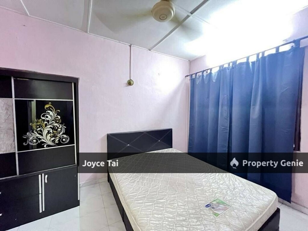 Impian Emas Double Storey Fully Furnished House For Rent