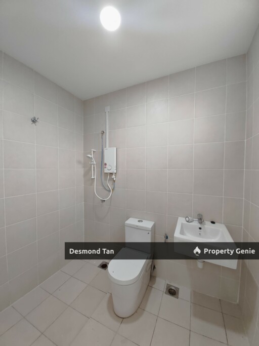 EKA HEIGHTS, BANDAR SRI SENDAYAN, NEGERI SEMBILAN | RM 1000 | Semi-Furnished | Ready Unit | Facing No House | Below Market Value