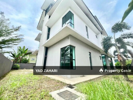 Taman Universiti, Bangi | Bungalow 7 Bedrooms | RM1.6M - Roof Solar Panel Ready, Nearby UKM and Strategic Location