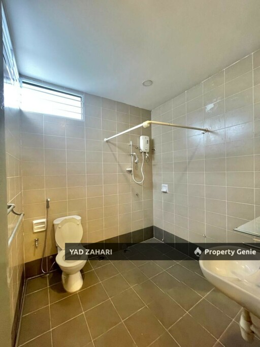 Taman Tasik Prima, Puchong | Townhouse 5 Bedrooms | RM890K - Fully Furnished, Roof Deck Facing Lake View & Spacious Built Up