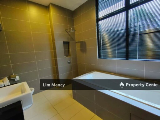 Terrace Link House@WaterEdge Senibong Cove Permas Jaya