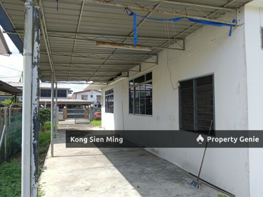 Sibu Double Storey Terrace Corner at Jalan Oya