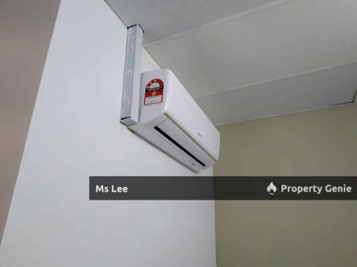 Room 203 RM 650 @ 2 Storey Shop Hotel,Chow Kit -near LRT/HKL/IJN -Ready 3/8