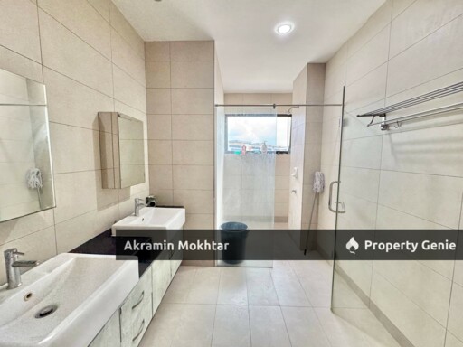 Freehold & Renovated | 2.5 Storey Terrace Intermediate TTDI Grove Phase 10, Kajang