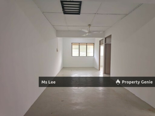 Flat Taman Bukit Anggerik @ Cheras - Blok B 4th floor top floor - Ready unit
