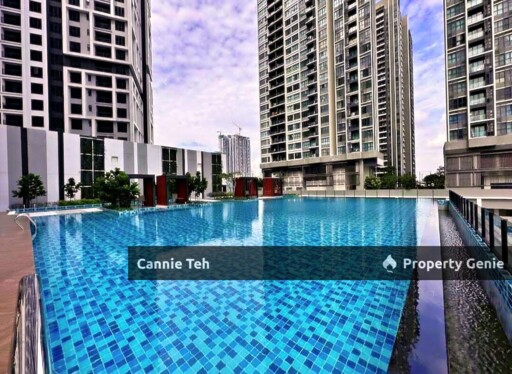 Platinum Arena @ 893sf Below Value 27%!