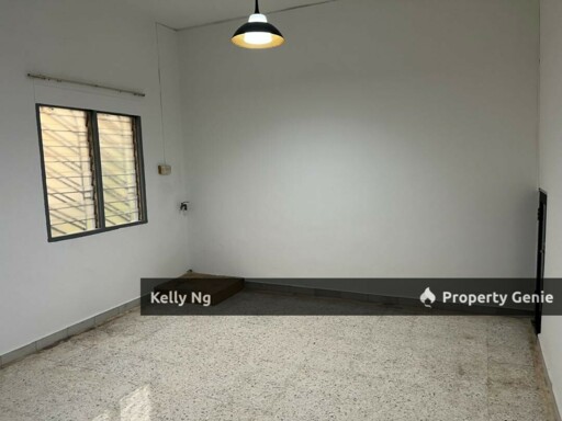 Double Sty House At Taman Klang Utama For Rent