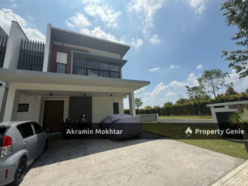 FULLY RENOVATED & PARTIALLY FURNISHED |  GAMUDA 25.7  Lucent Residence @ Twentyfive.7 Two storey Semi D Corner Lot (Cul De Sac)