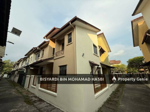New Painted End  Lot, Double Storey House, Jalan Jeriji (Greenlane) Bukit Jelutong, Shah Alam.