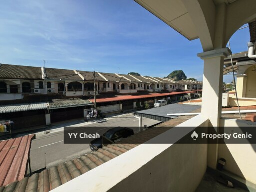 Taman Ipoh / Bercham 2.5 Storey Terrace For Sale, Strategic Location, Auto gate