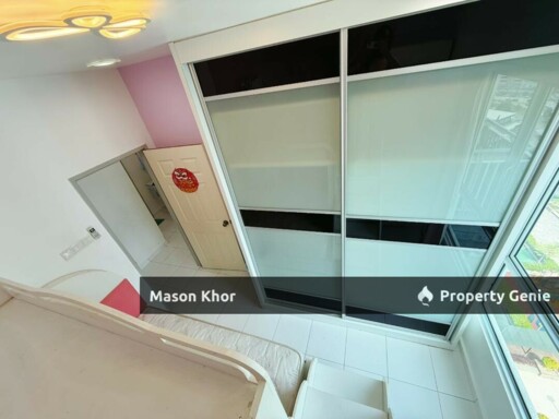 THE GOLDEN TRIANGLE CONDO 1165sf 2CP FULLY RENOVATED RELAU