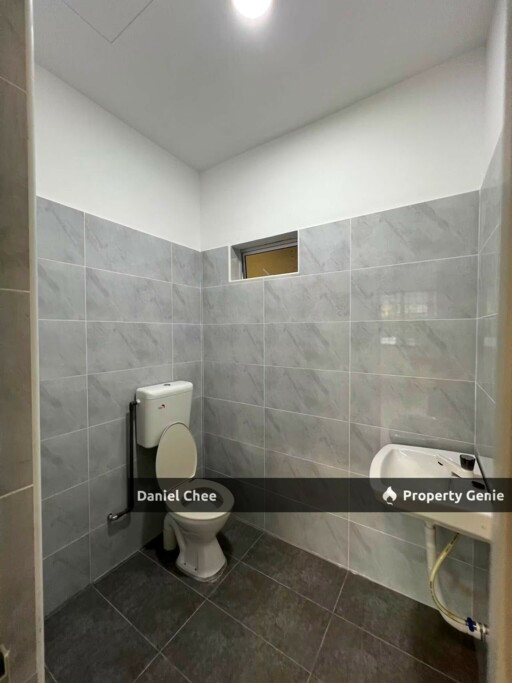 Near to Aeon Kinta City Renovated Terrace For Rent