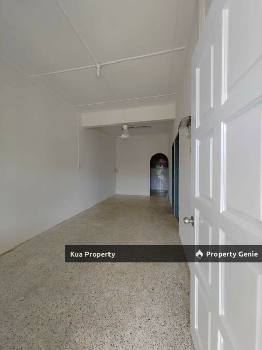 Single Storey Terrace Intermediate House For Sales Located at Matang Jaya