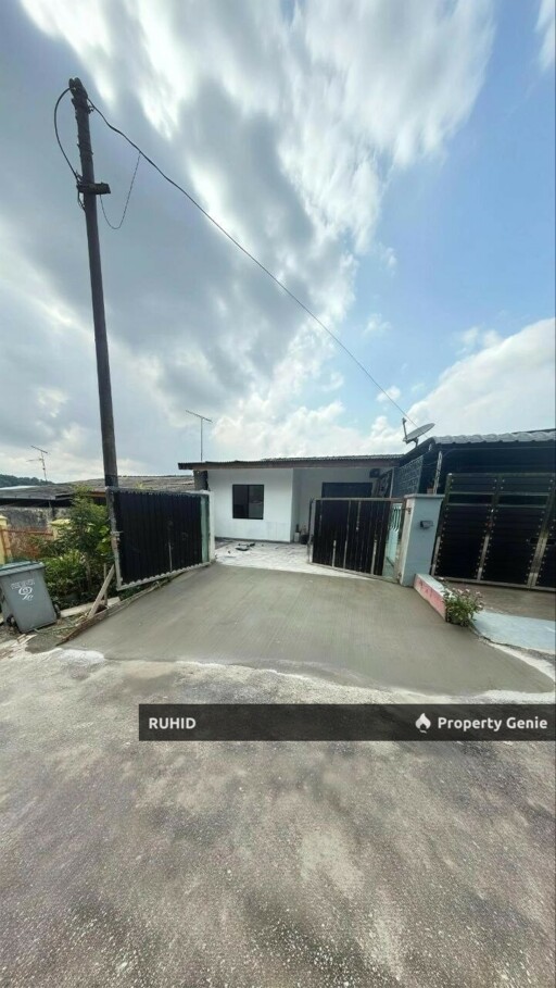 Single Storey Low Cost House Taman Zamrud Ulu Tiram | Freehold | Fully Renovated,
