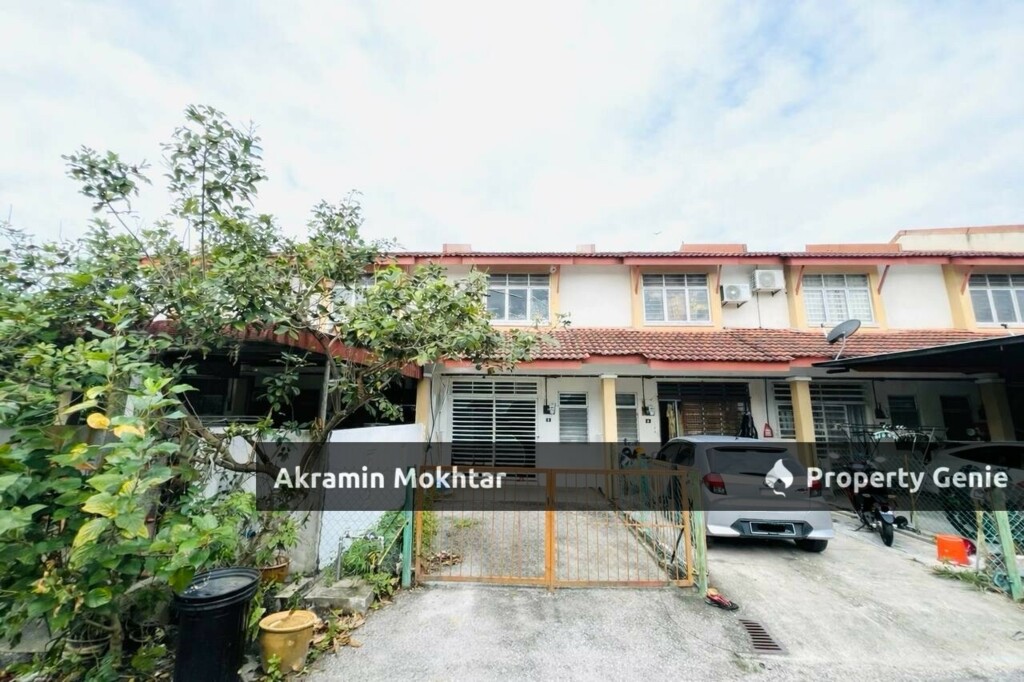 DOUBLE STOREY TERRACE INTERMEDIATE HOUSE TAMAN BUNGA RAYA BANDAR BARU SALAK TINGGI