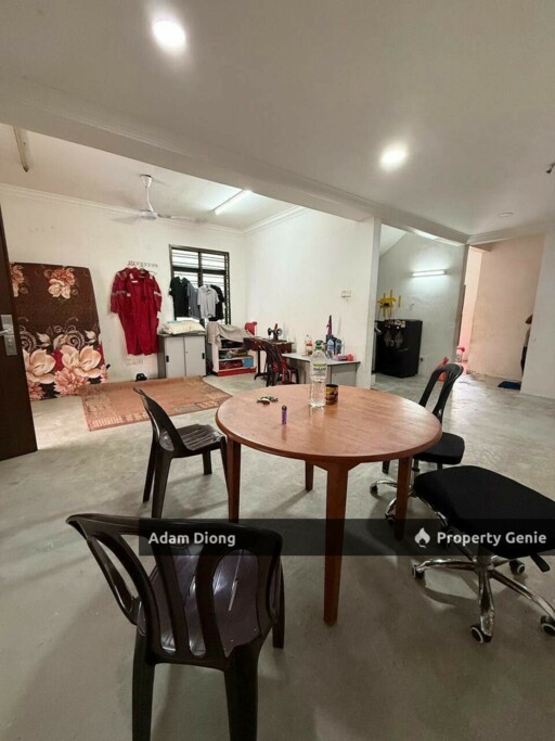 Taman Megah Ria , Jalan Jelatang @ Endlot