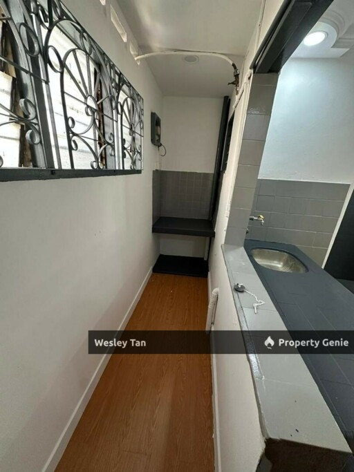 Malim 2 Storey House Fully Reno Partly Furnished 2 Rooms Partly Fitted