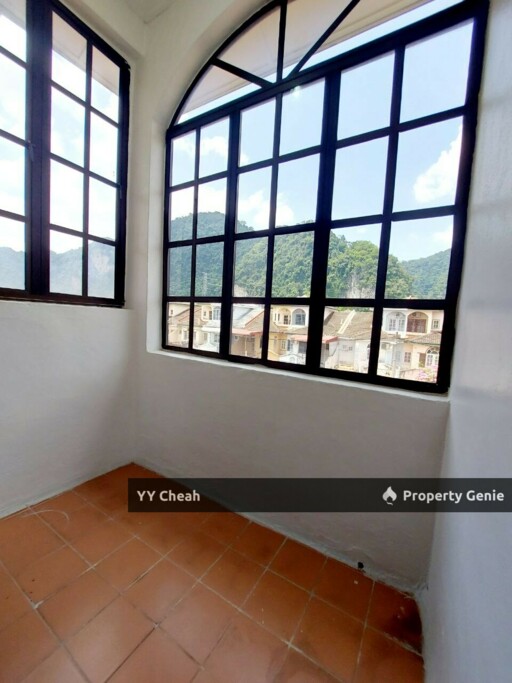 Gunung Rapat Ipoh Strawberry Park For Sale 2.5 Storey Great Deal, House Good Condition