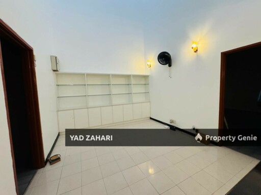 Jalan Jeriji, Bukit Jelutong | 2-Storey Terrace 4 Bedrooms | RM790K - Fully Reno and Extend with Good Neighbourhood